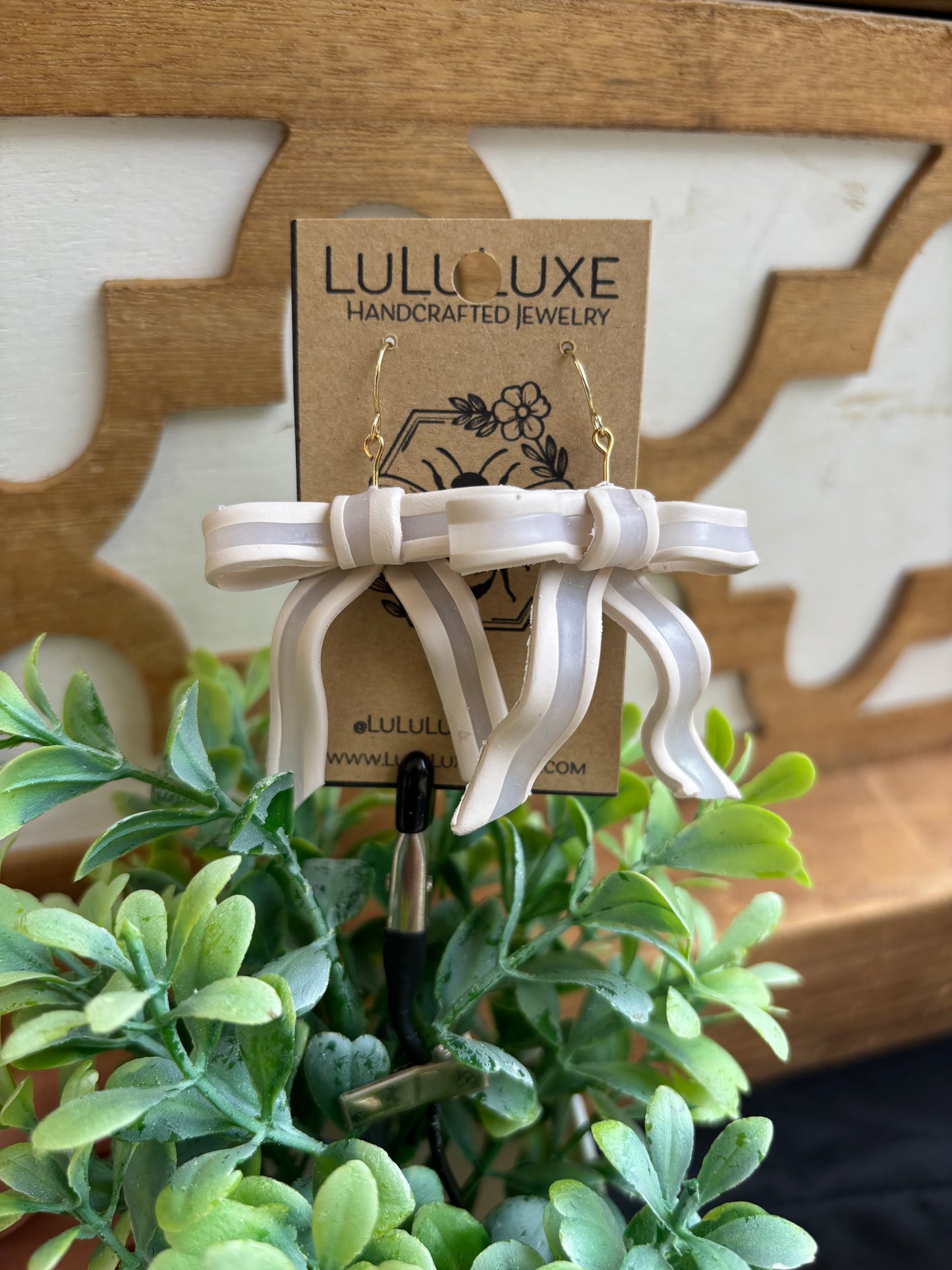 Cream & Transparent Bows