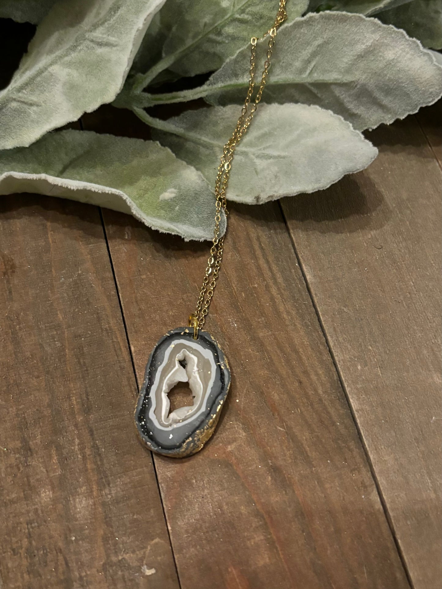 Single Geode Pendant Necklace
