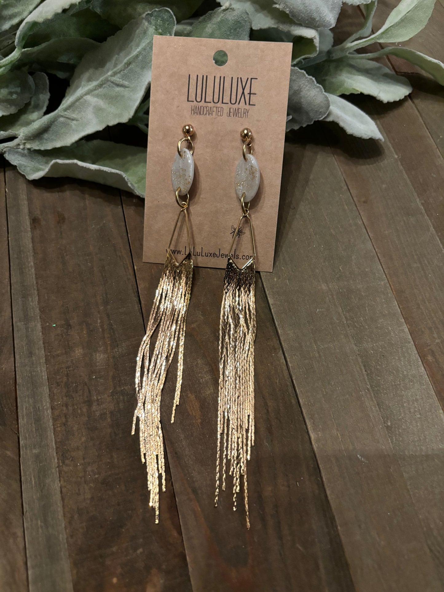 The most magnificent statement earrings- White & gold leaf