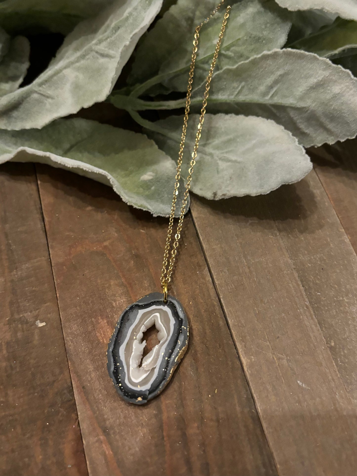 Single Geode Pendant Necklace