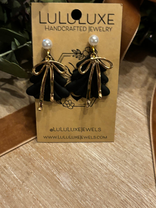 Black Trees And Bows